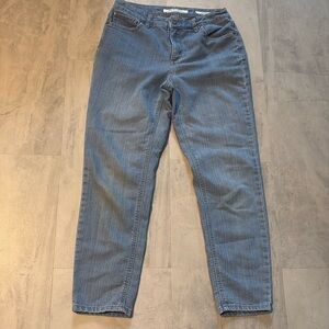 Jones New York   Jeans  light wash blue  Soho ankle  midrise   size 8